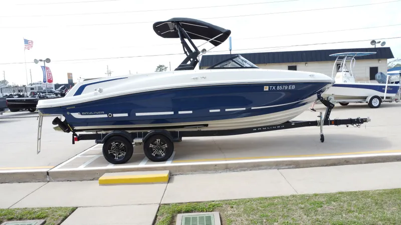 Slide: The Image of Bayliner VR6 2018 - 7