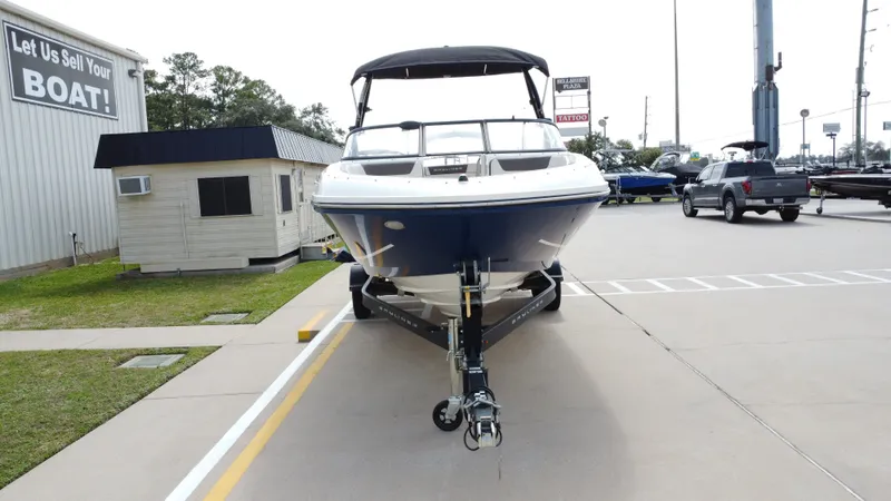 Slide: The Image of Bayliner VR6 2018 - 9