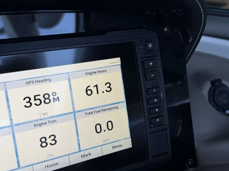 Slide: The Image of Crownline Boats 280 SS 2022 - 27