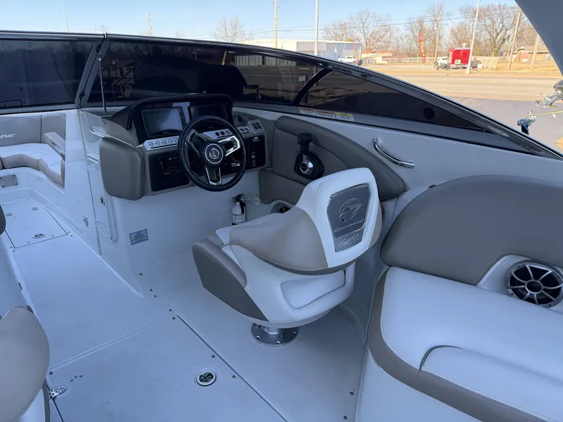 Slide: The Image of Crownline Boats 280 SS 2022 - 31