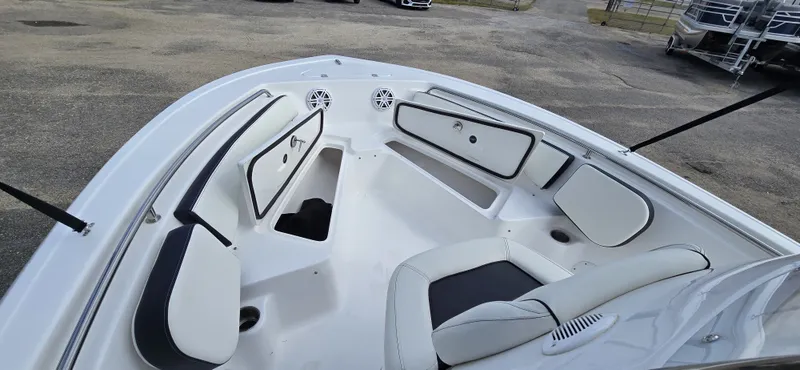 Slide: The Image of Tidewater 198 CC Adventure 2026 - 8