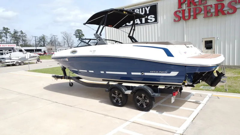 Slide: The Image of Bayliner VR6 2018 - 3
