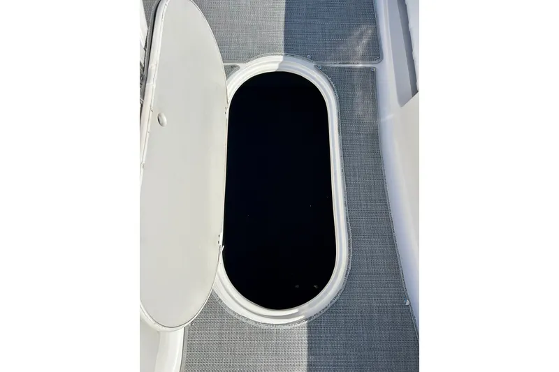Slide: The Image of Open hatch on 2018 Starcraft 2000 OB Limited boat deck. - 51