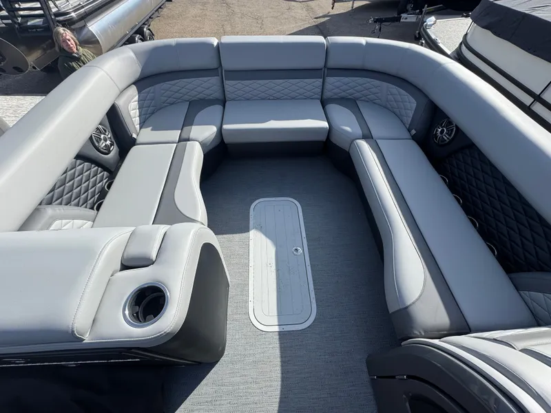 Slide: The Image of Monaco 275ZBQ 2026 - 19