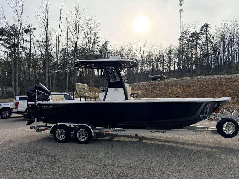 The Image of Sportsman Masters 247OE Bay Boat 2026 - undefined