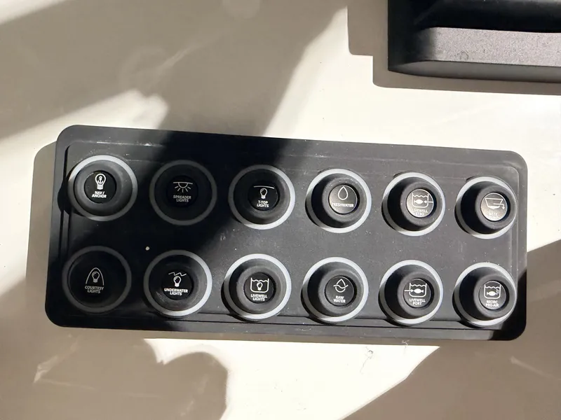 Slide: The Image of Sportsman Masters 247OE Bay Boat 2026 - 16