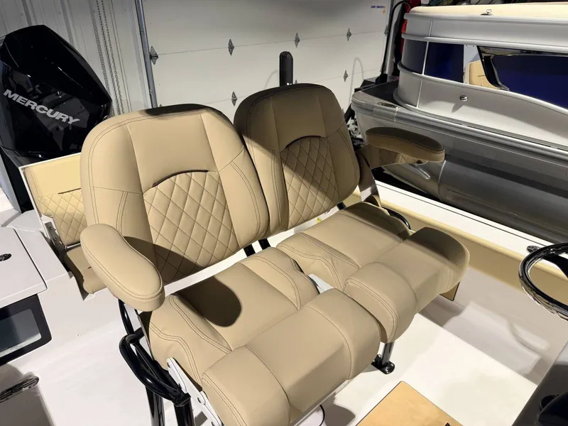 Slide: The Image of Sportsman Masters 247OE Bay Boat 2026 - 17