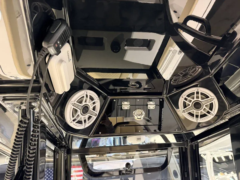 Slide: The Image of Sportsman Masters 247OE Bay Boat 2026 - 19