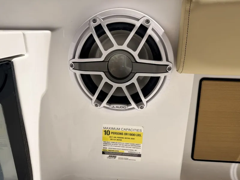 Slide: The Image of Sportsman Masters 247OE Bay Boat 2026 - 20