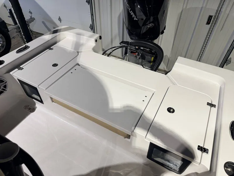 Slide: The Image of Sportsman Masters 247OE Bay Boat 2026 - 22