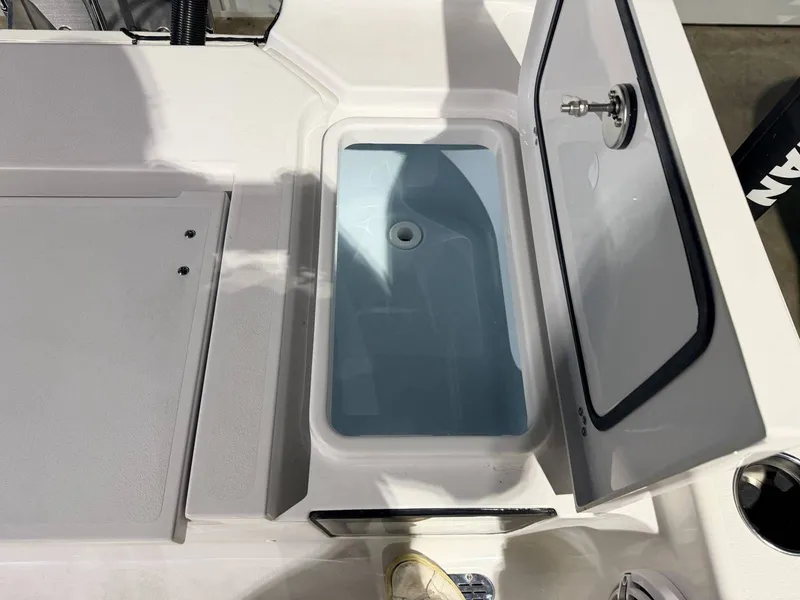 Slide: The Image of Sportsman Masters 247OE Bay Boat 2026 - 23