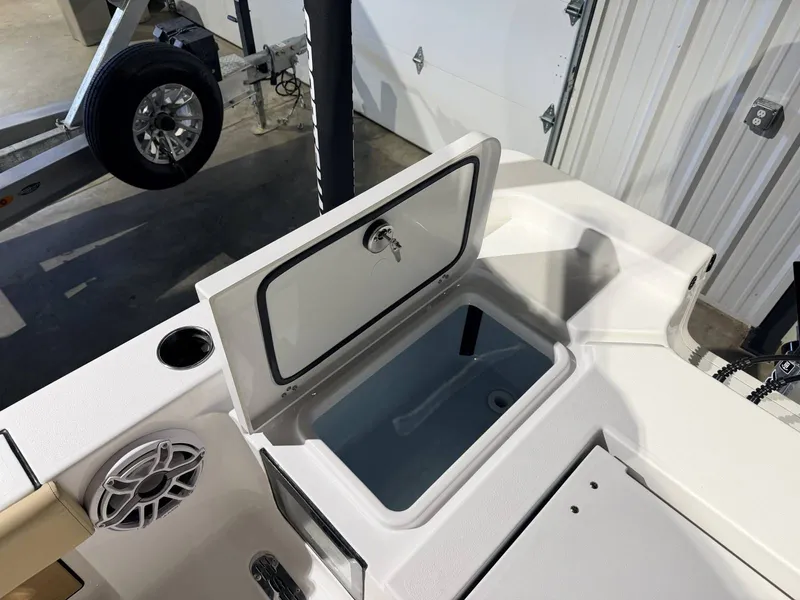 Slide: The Image of Sportsman Masters 247OE Bay Boat 2026 - 24