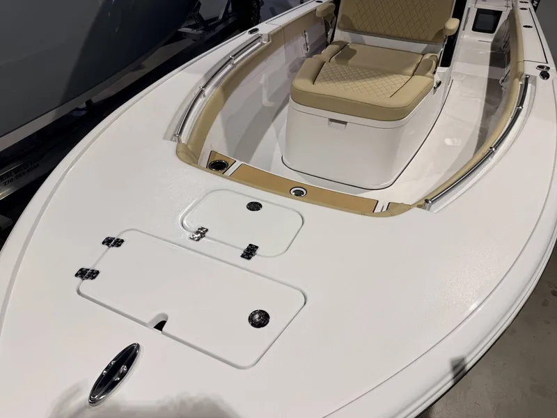 Slide: The Image of Sportsman Masters 247OE Bay Boat 2026 - 5