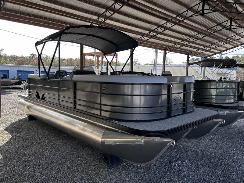 The Image of Veranda Vista View Series X22RC TRITOON-150HP 2026 - undefined