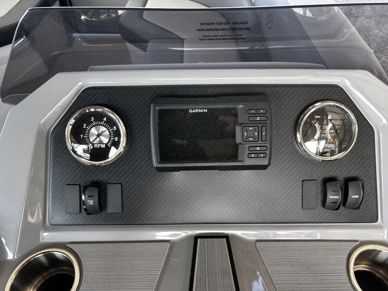 Slide: The Image of Veranda Vista View Series X22RC TRITOON-150HP 2026 - 12