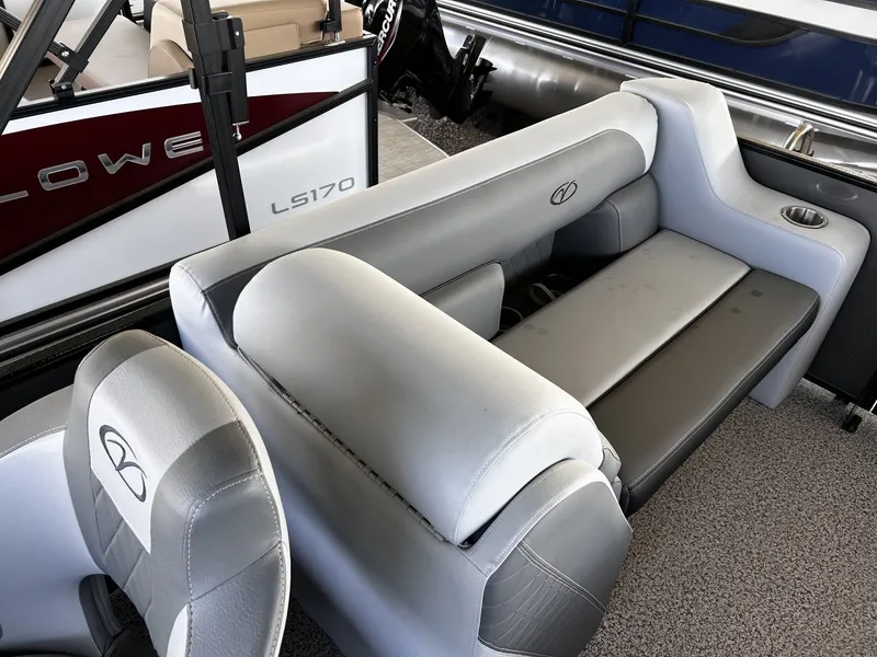 Slide: The Image of Veranda Vista View 22RC 2026 - 10