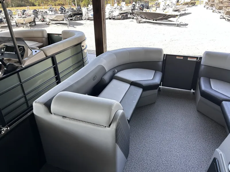 Slide: The Image of Veranda Vista View 22RC 2026 - 8