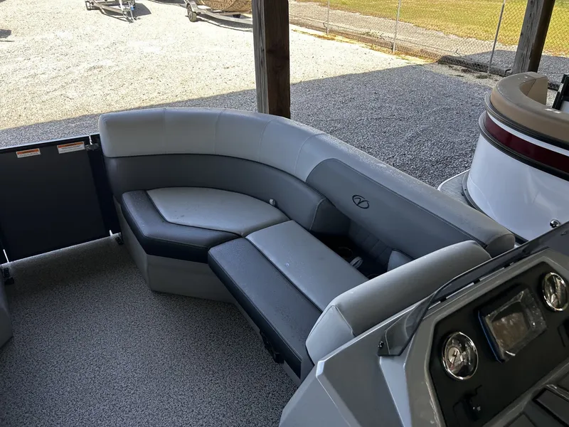 Slide: The Image of Veranda Vista View Series 22RC-BITOON-115HP 2026 - 7