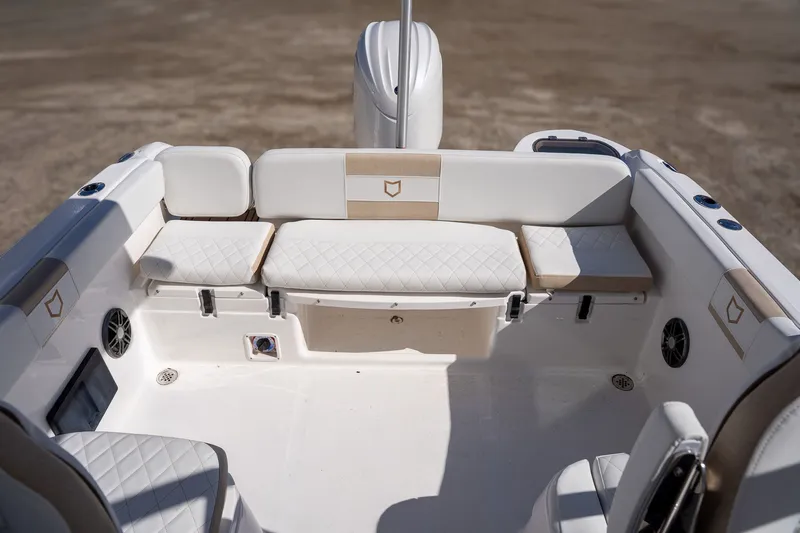 Slide: The Image of Sea Fox 228 Traveler 2026 - 17