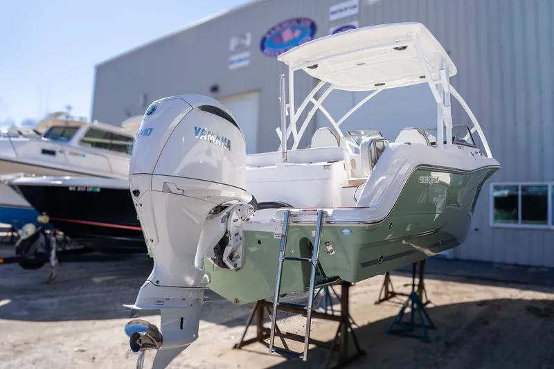 Slide: The Image of Sea Fox 228 Traveler 2026 - 6