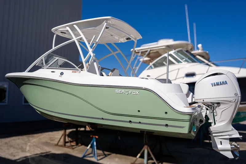 Slide: The Image of Sea Fox 228 Traveler 2026 - 8