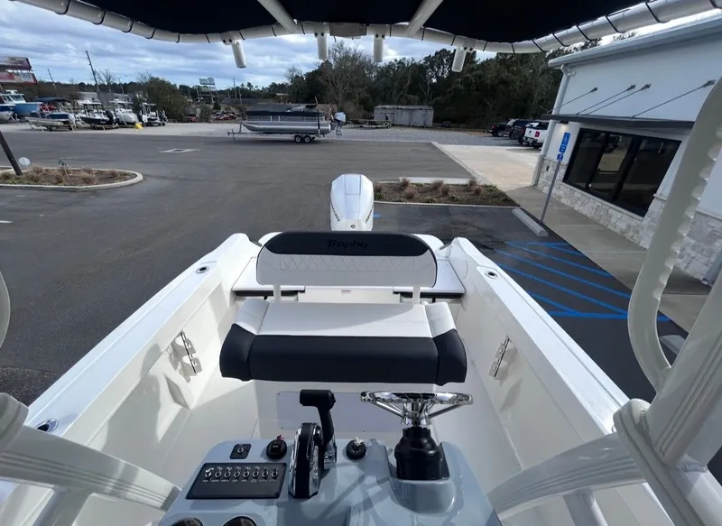 Slide: The Image of Bayliner Trophy 22CC 2026 - 13