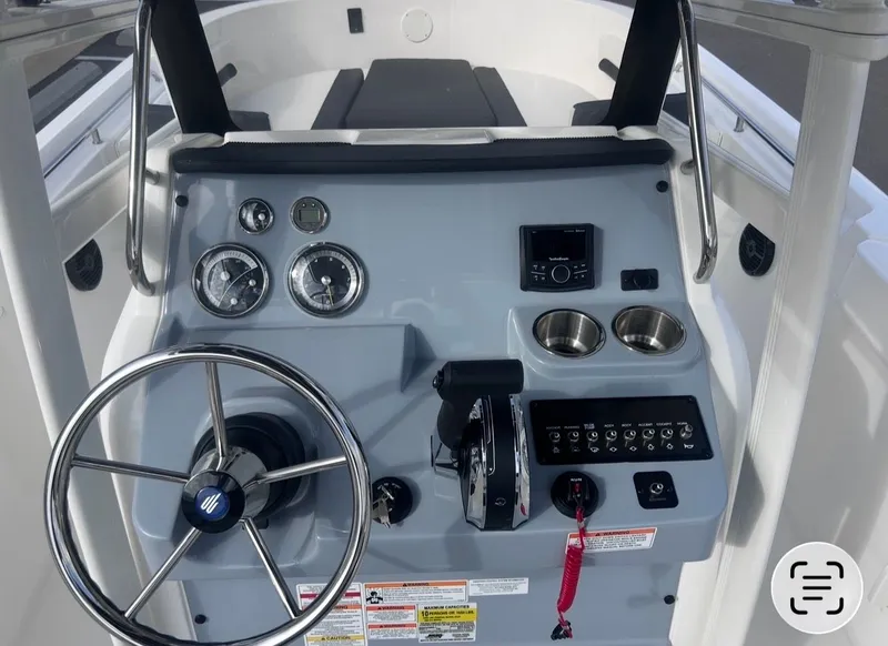 Slide: The Image of Bayliner Trophy 22CC 2026 - 9