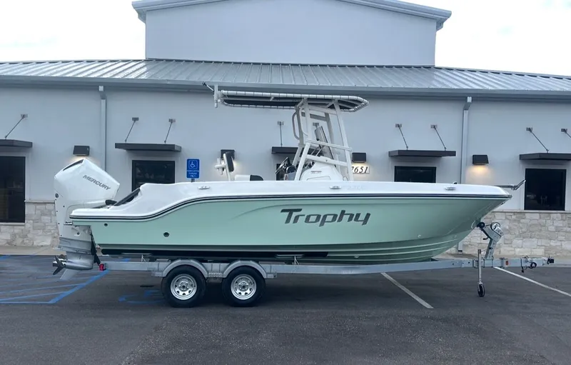 The Image of Bayliner Trophy T22CC 2026 - 1