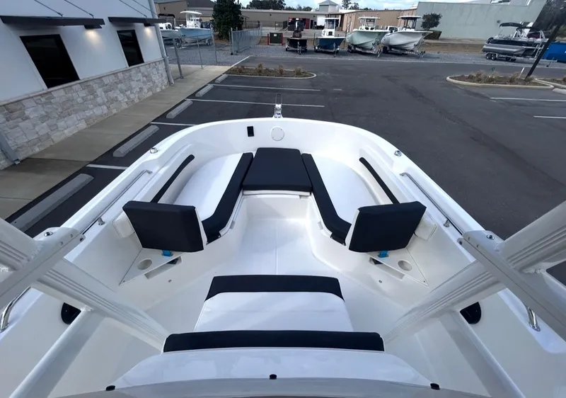 Slide: The Image of Bayliner Trophy T22CC 2026 - 14