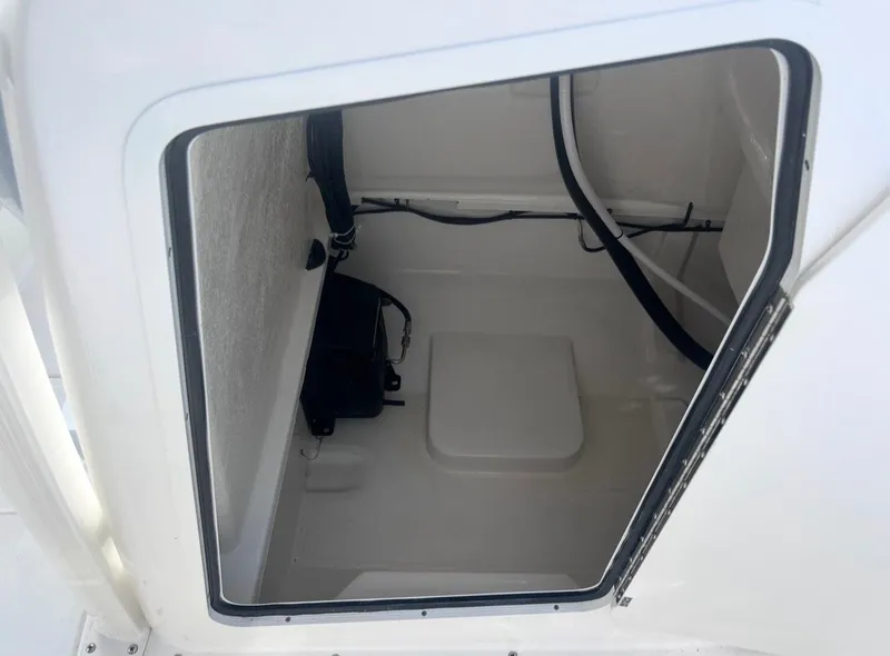 Slide: The Image of Bayliner Trophy T22CC 2026 - 16