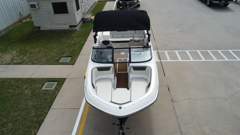 Slide: The Image of Bayliner VR6 2018 - 16