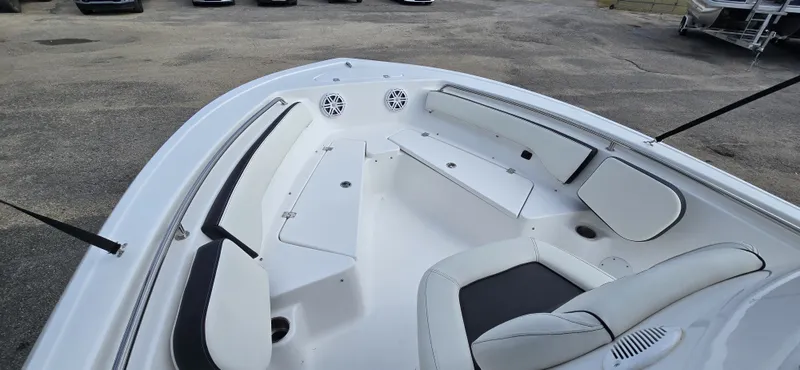 Slide: The Image of Tidewater 198 CC Adventure 2026 - 7