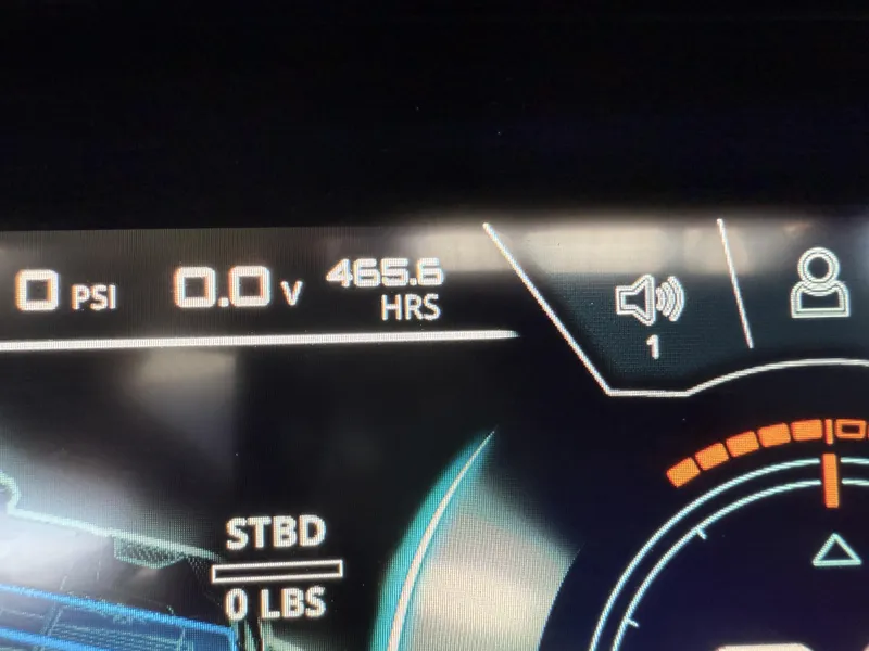 Slide: The Image of Nautique G23 2018 display showing 465.6 hours. - 12