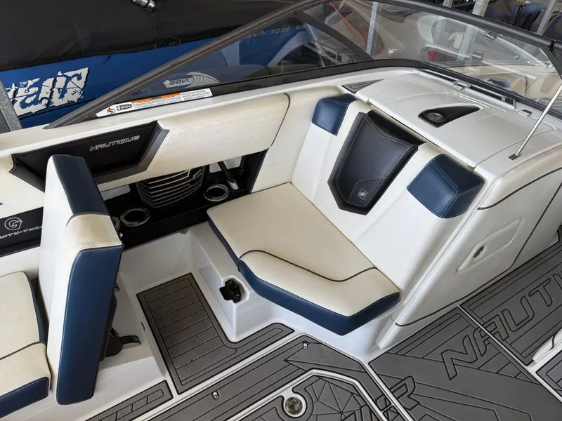 Slide: The Image of Nautique G23 2018 - 26