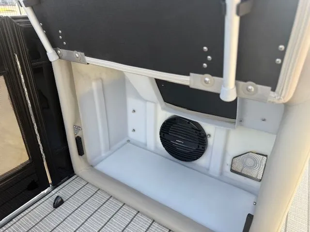 Slide: The Image of Barletta L25UC 2023 - 22