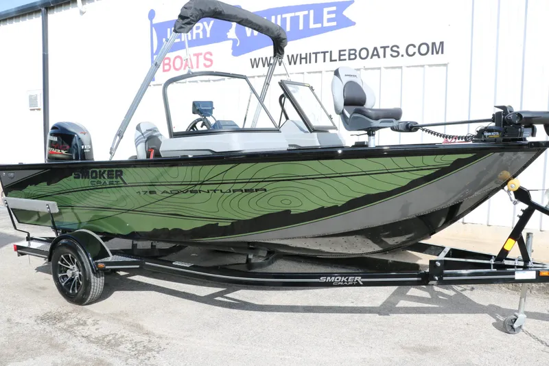 Slide: The Image of Smoker Craft Adventurer 178 DC 2025 - 10