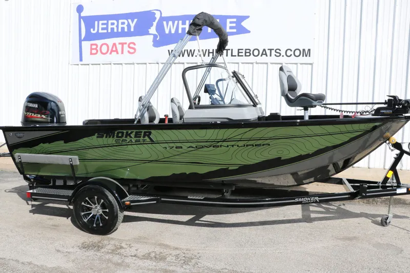 Slide: The Image of Smoker Craft Adventurer 178 DC 2025 - 11