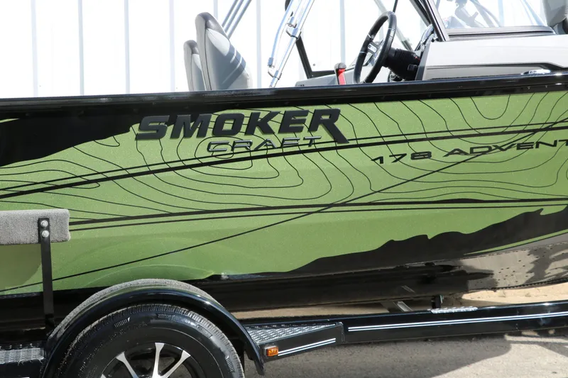 Slide: The Image of Smoker Craft Adventurer 178 DC 2025 - 13