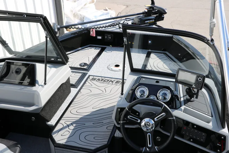 Slide: The Image of Smoker Craft Adventurer 178 DC 2025 - 27