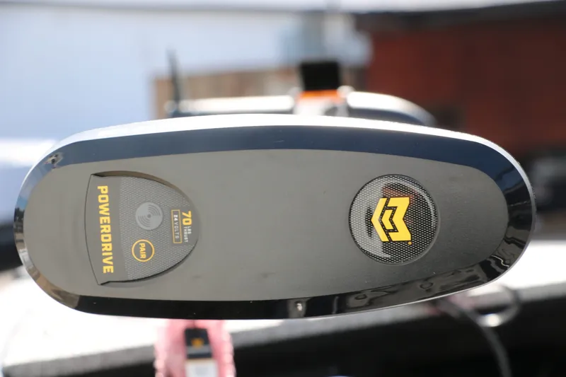 Slide: The Image of Smoker Craft Adventurer 178 DC 2025 - 29