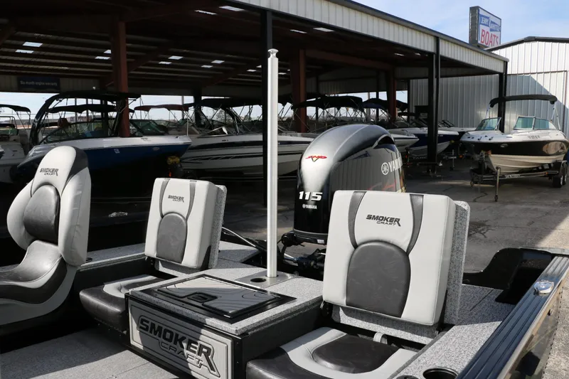 Slide: The Image of Smoker Craft Adventurer 178 DC 2025 - 33