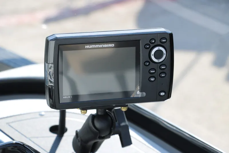 Slide: The Image of Smoker Craft Adventurer 178 DC 2025 - 37