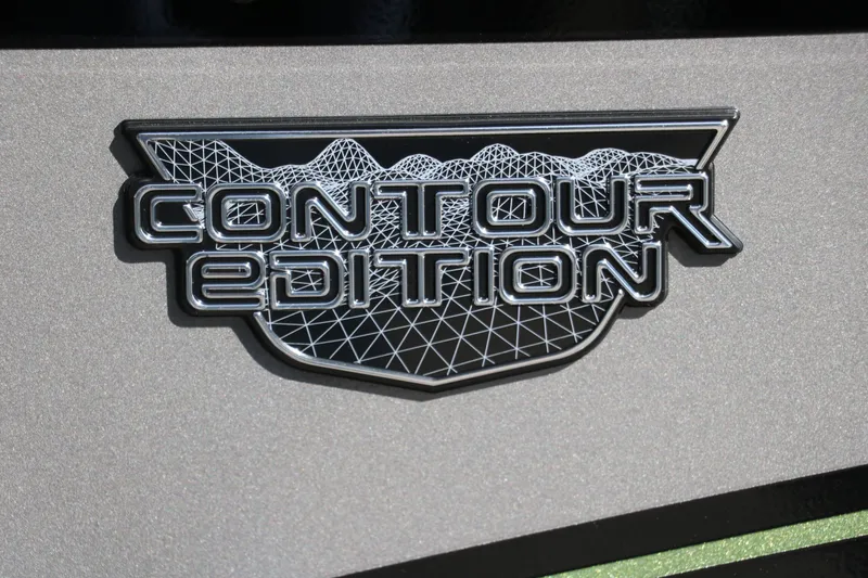 Slide: The Image of Smoker Craft Adventurer 178 DC 2025 - 40