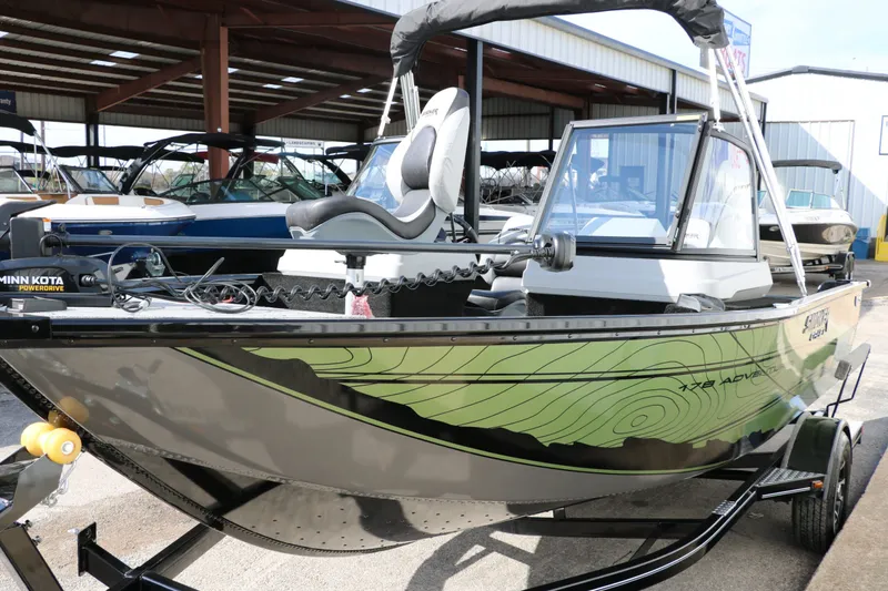 Slide: The Image of Smoker Craft Adventurer 178 DC 2025 - 7