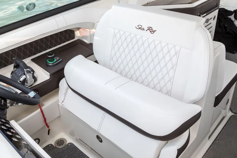 Slide: The Image of Sea Ray SLX 310 2026 - 25