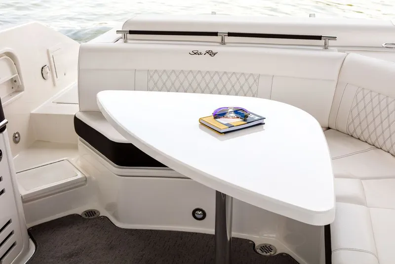 Slide: The Image of Sea Ray SLX 310 2026 - 5