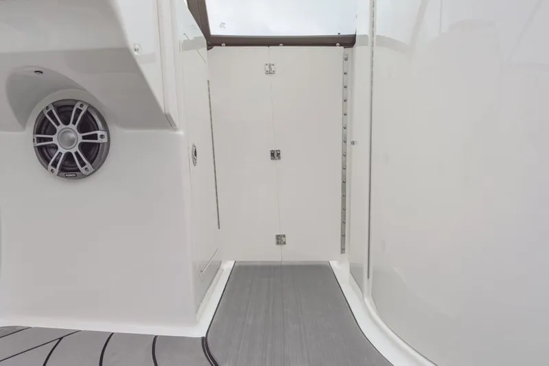 Slide: The Image of Sea Ray SDX 270 Surf 2026 - 7