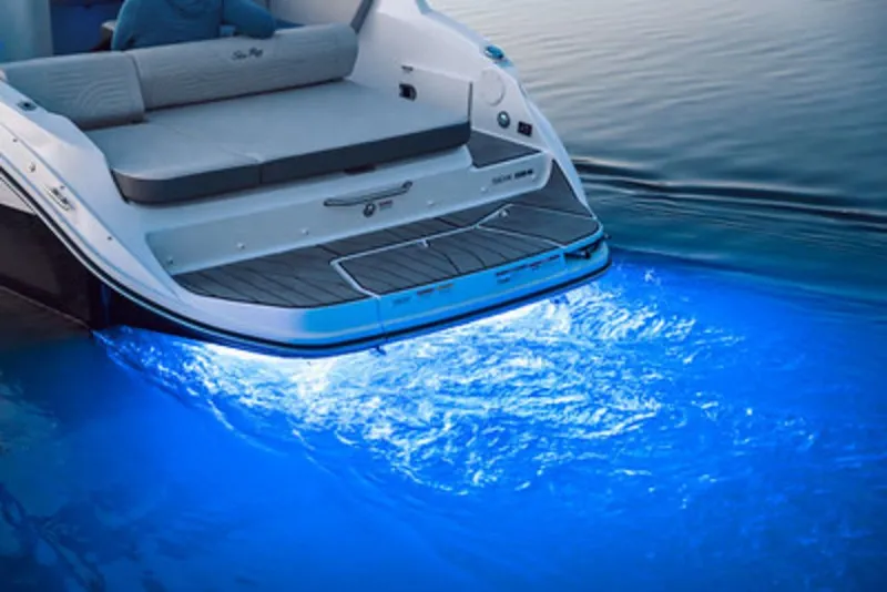 Slide: The Image of Sea Ray 230 SDS 2026 - 13