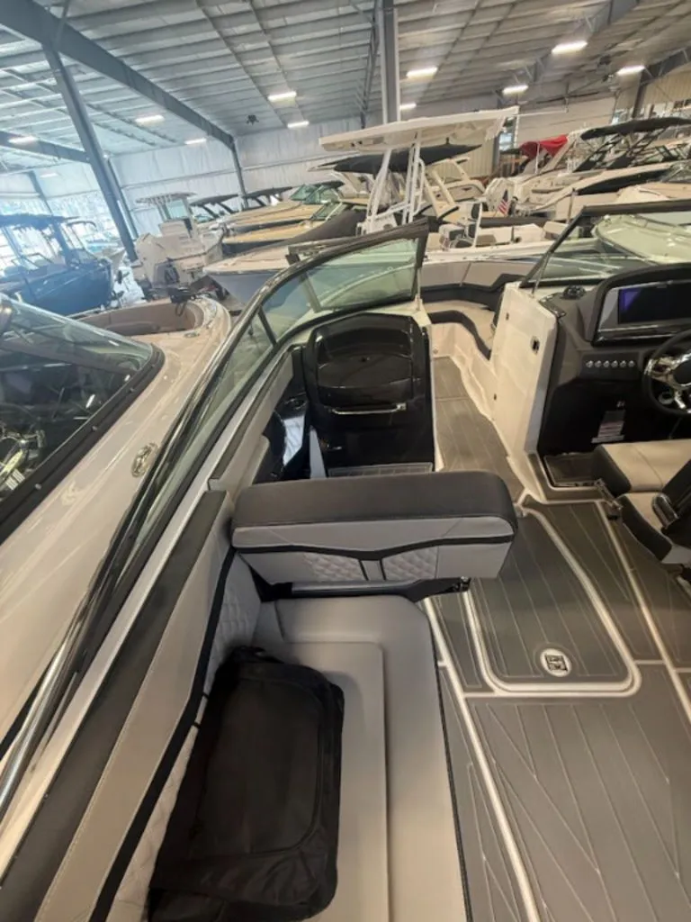 Slide: The Image of Monterey 298SS Super Sport 2025 - 14