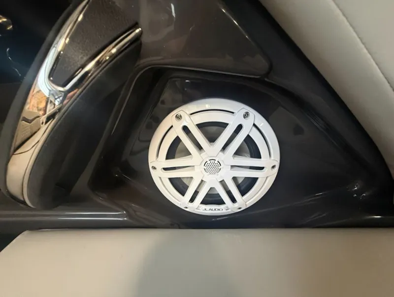 Slide: The Image of Monterey 298SS Super Sport 2025 - 15